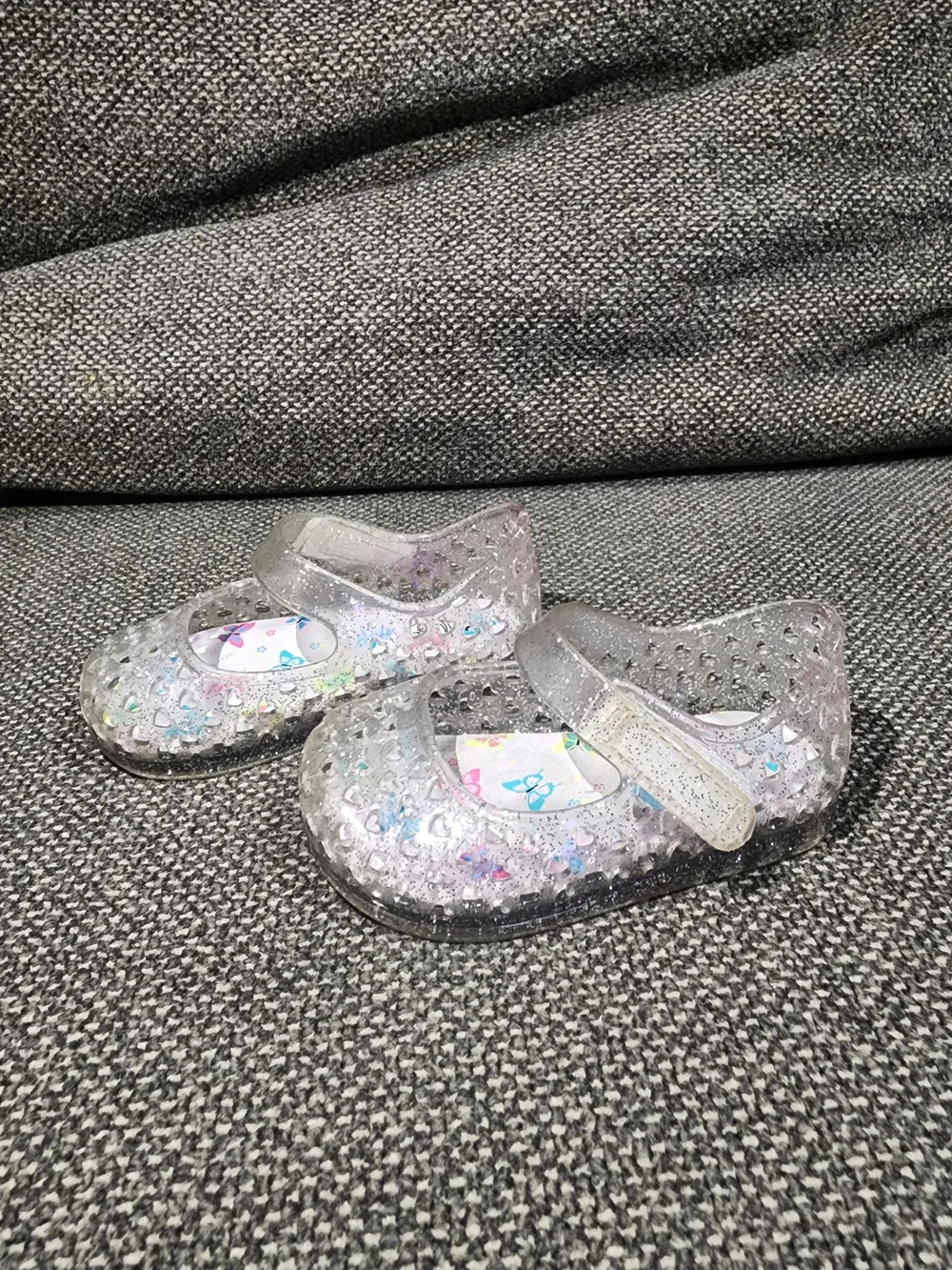 Kids Clear Glitter Jelly Mary Jane Sandals with Heart Cutouts - Silver